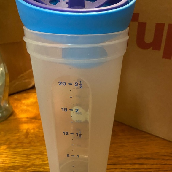 Tupperware - Picture 8 of 10